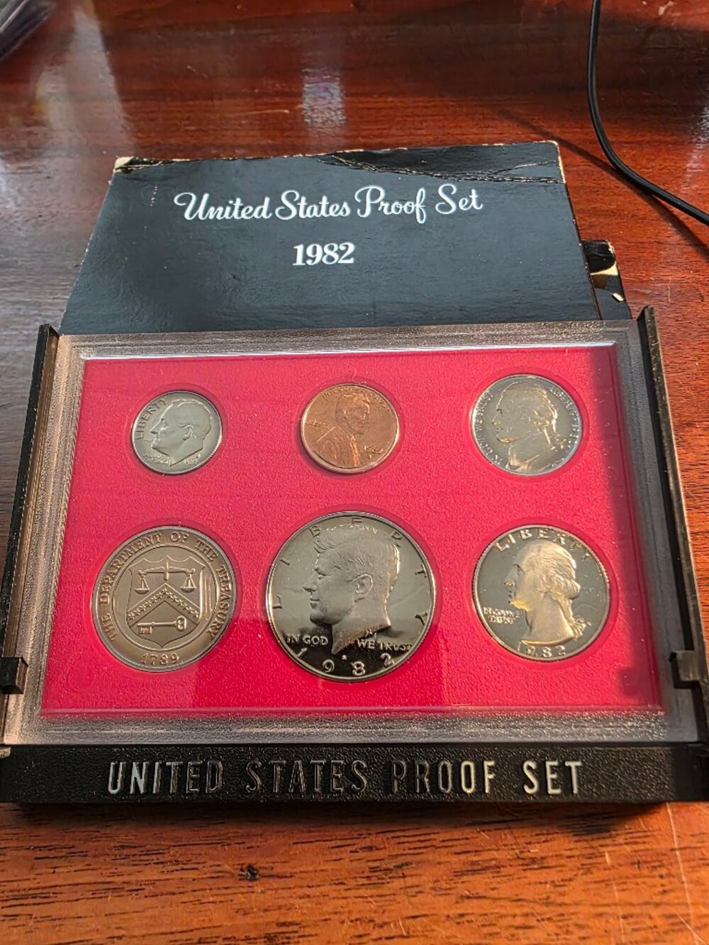 1982 S UNITED STATES PROOF SET OF COINS IN BOX